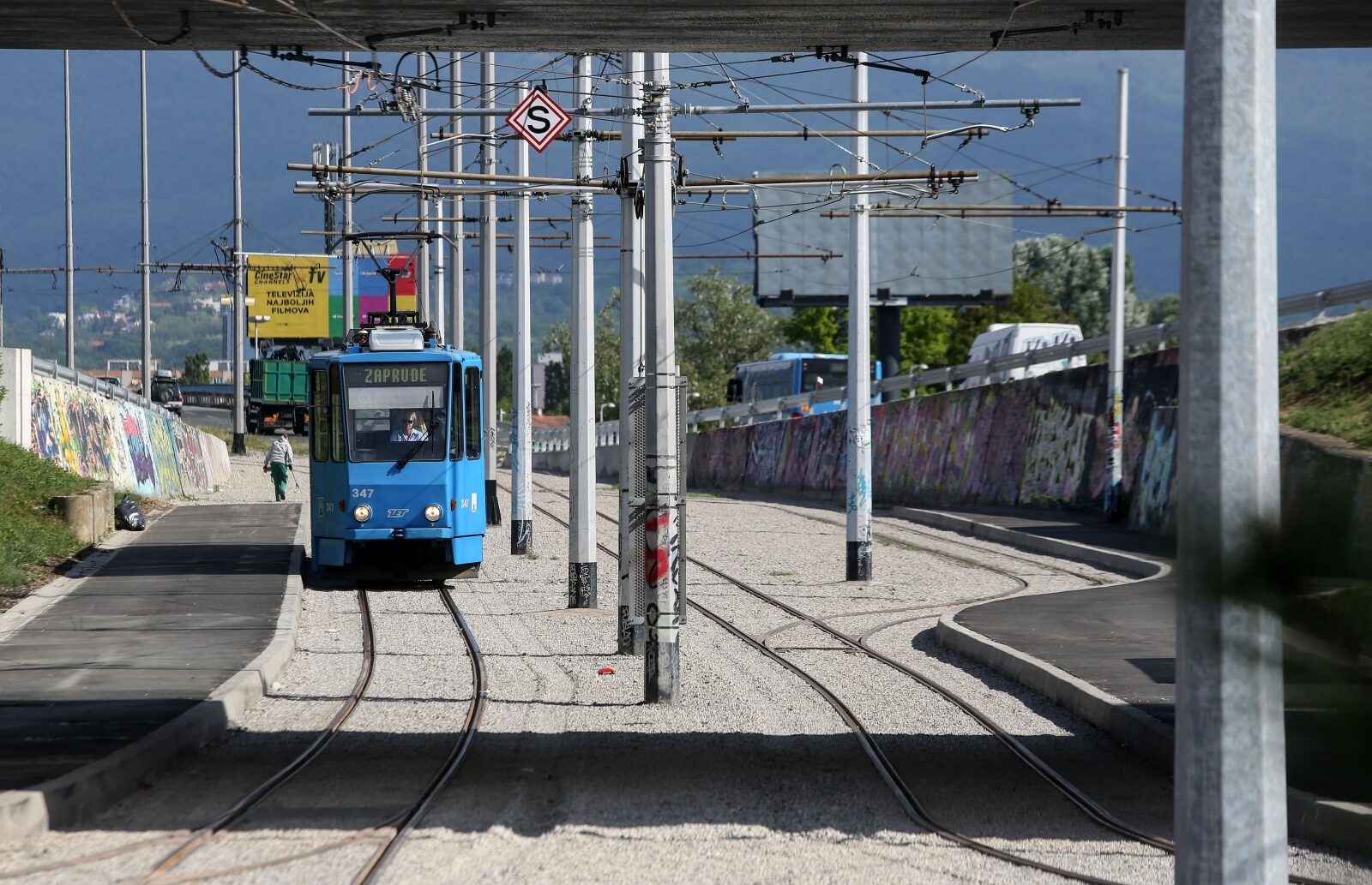 Zagreb: Prvi tramvaji prometuju na rakonstruiranoj trasi rotora