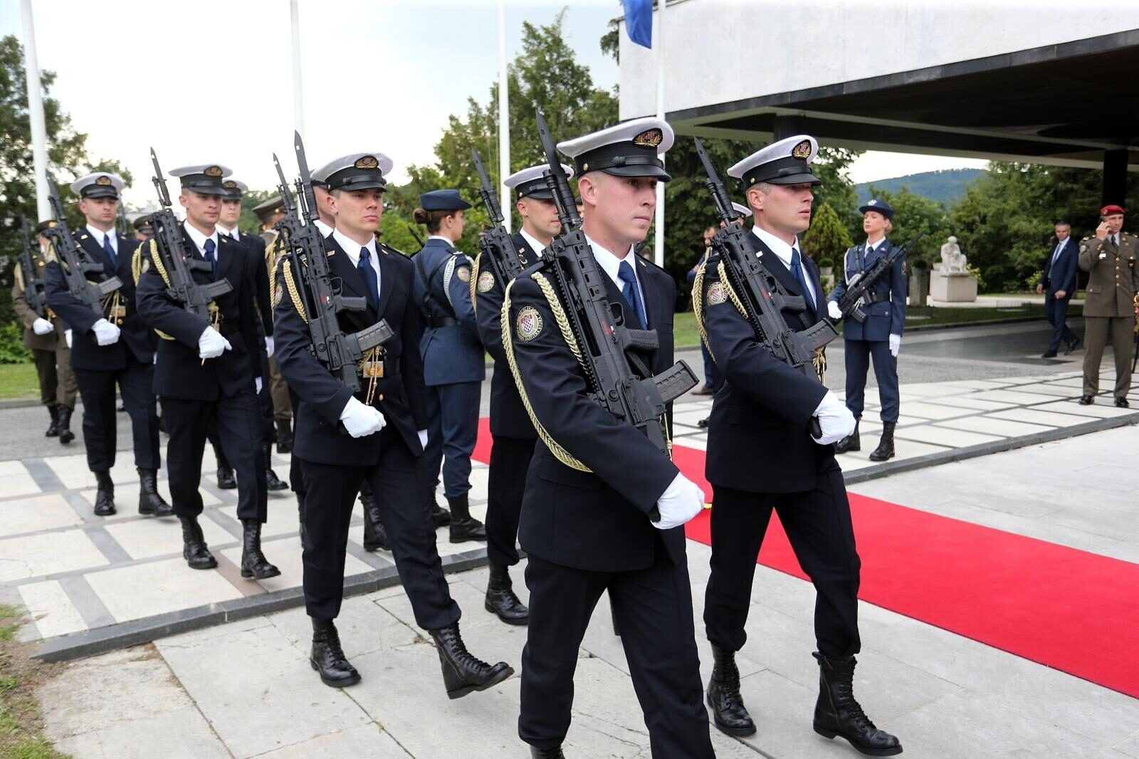 Zagreb: Predsjednik RH upriličio svečani prijam povodom Dana hrvatske vojske