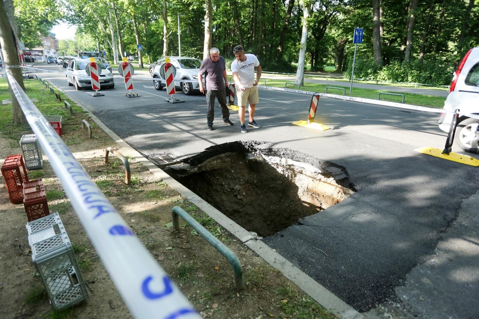 Zagreb: Na Bukovačkoj cesti otvorila se ogromna rupa