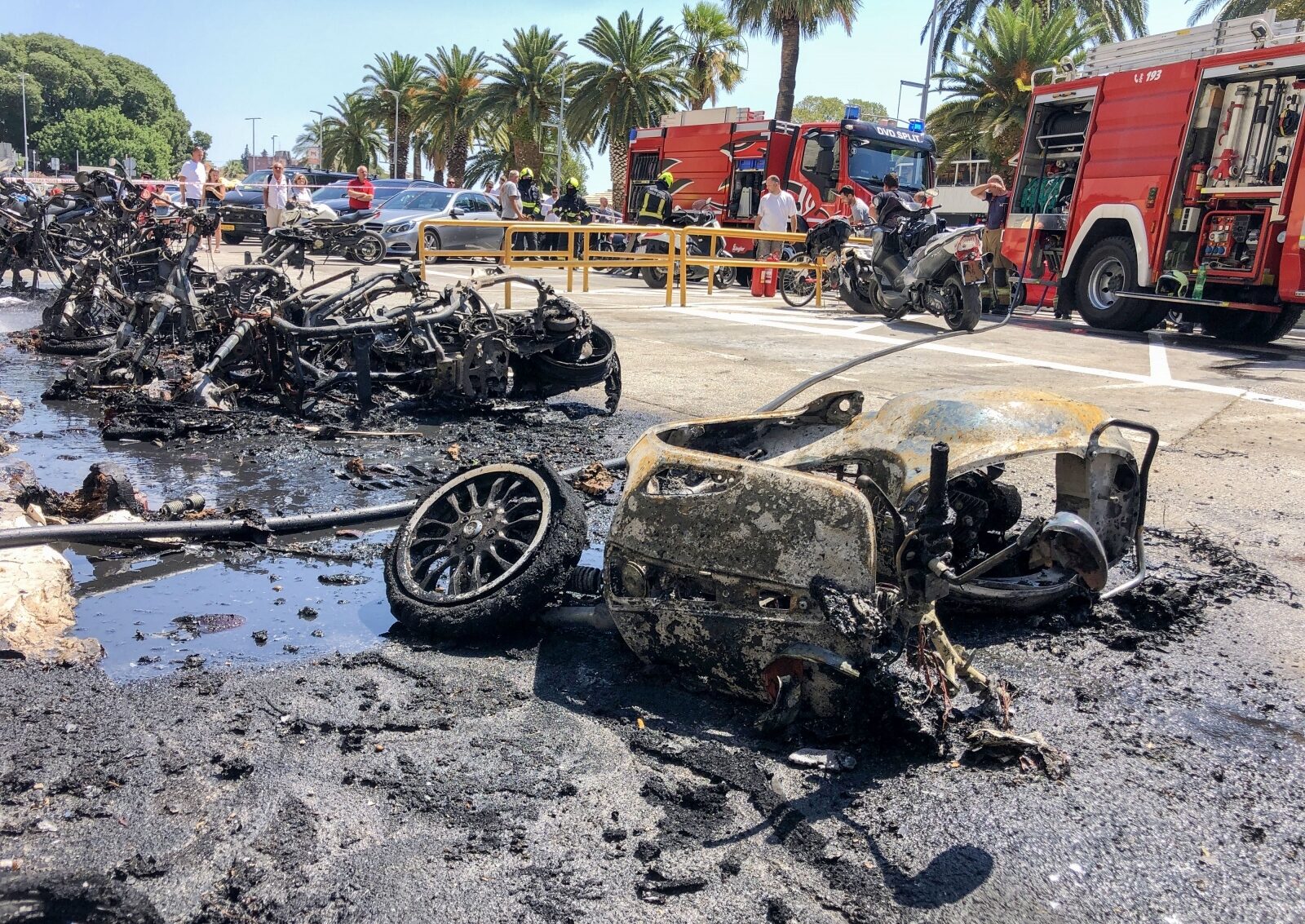 Split: Na Rivi se zapalilo desetak motocikala