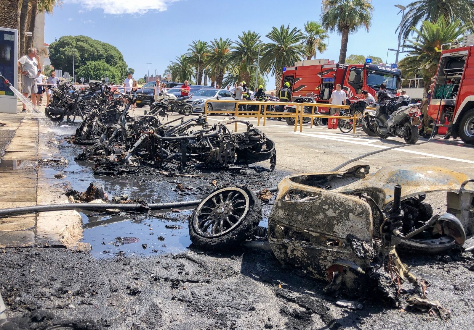 Split: Na Rivi se zapalilo desetak motocikala