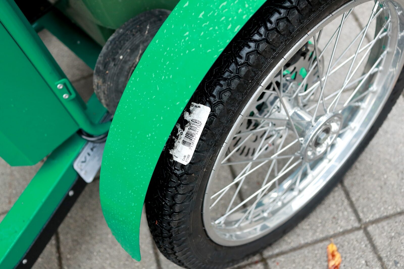 Zagreb: Radnici Čistoće dobili električni bicikl s kantom