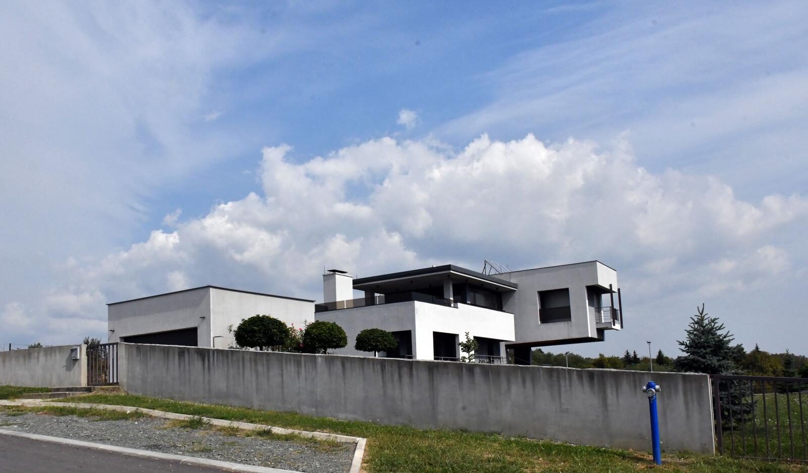 Nova Gradiška: Luksuzna obiteljska kuća osumnjičenog gradonačelnika Vinka Grgića