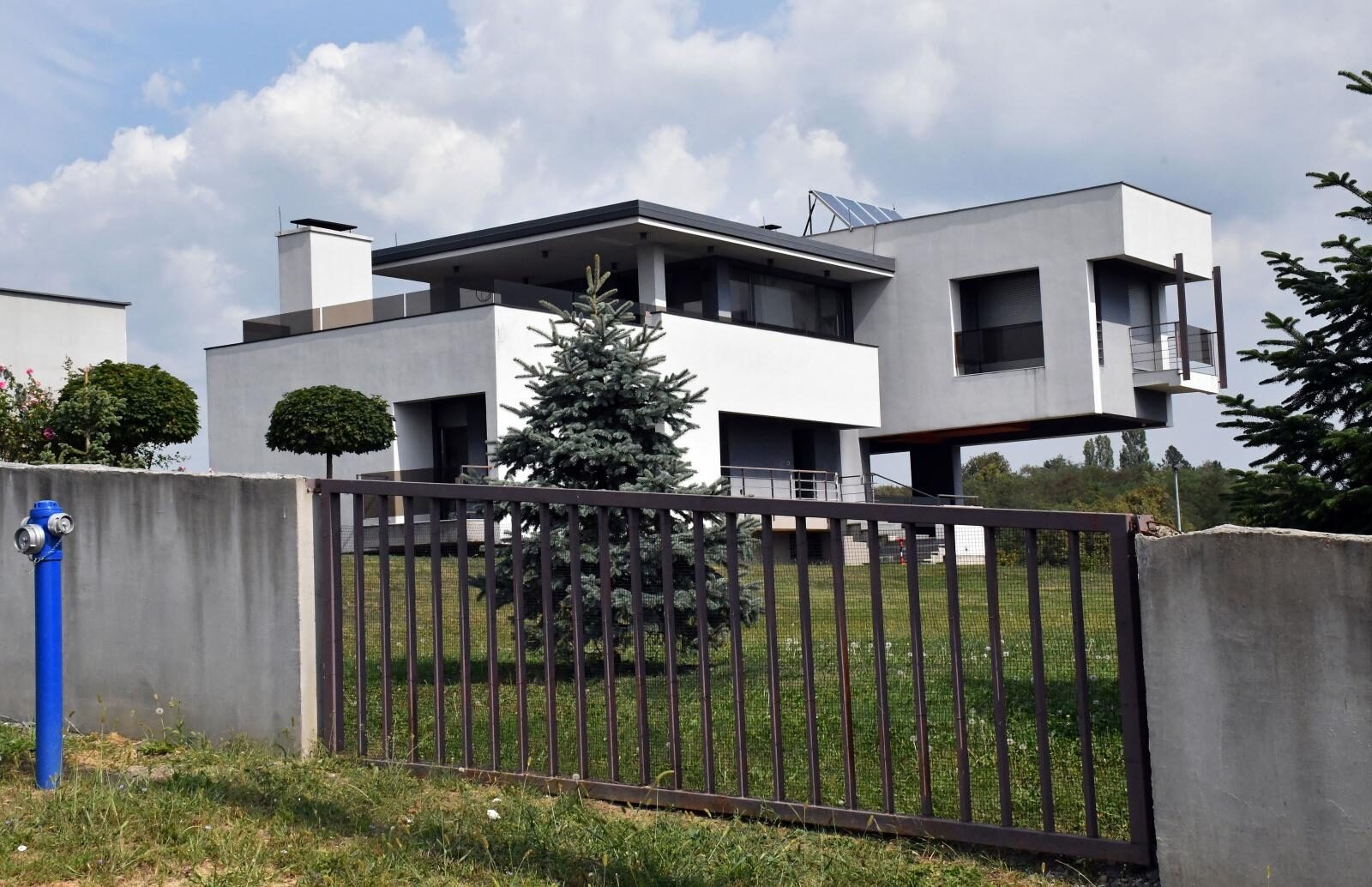 Nova Gradiška: Luksuzna obiteljska kuća osumnjičenog gradonačelnika Vinka Grgića