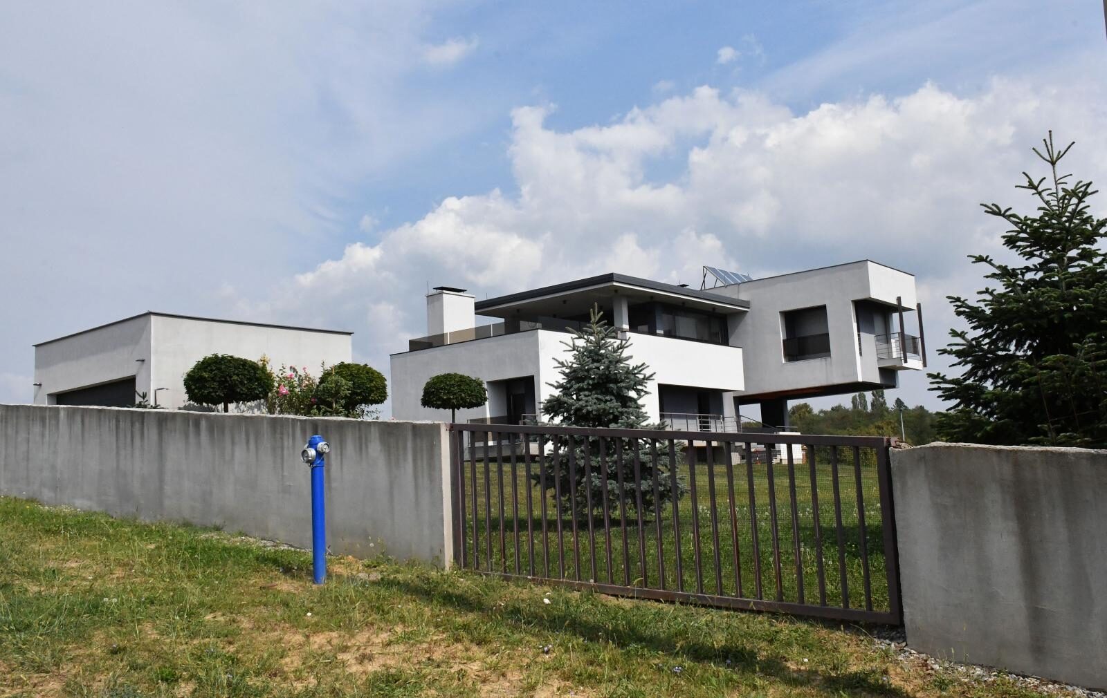 Nova Gradiška: Luksuzna obiteljska kuća osumnjičenog gradonačelnika Vinka Grgića