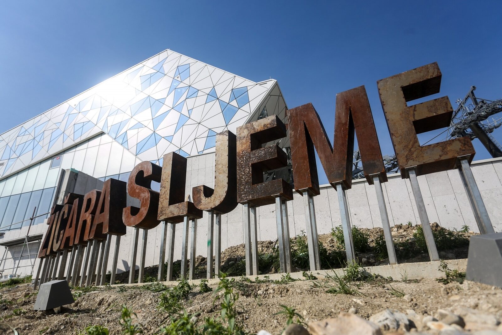 Zagreb: Vraćen natpis Žičara Sljeme