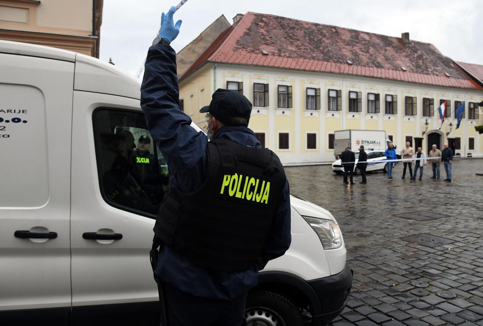 Zagreb: Na Trgu svetog Marka upucan je policajac