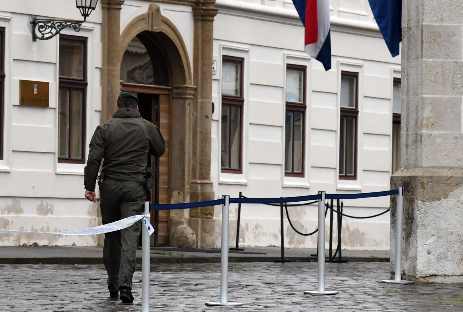 Zagreb: Na Trgu svetog Marka upucan je policajac
