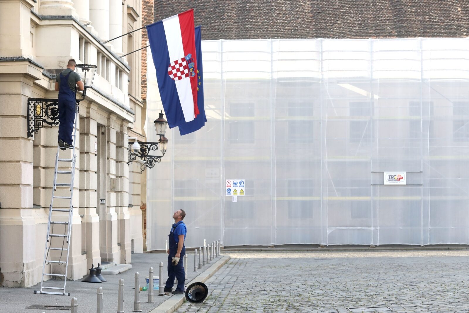 Radnici Plinare pobrinuli se da rasvjeta na zgradi Sabora radi besprijekorno