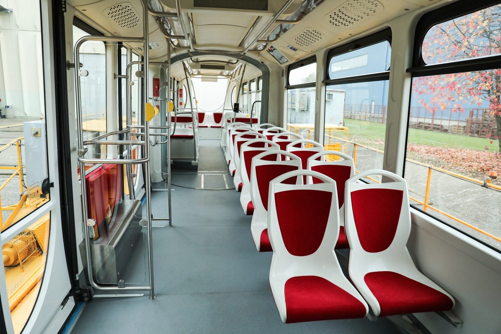 Zagreb: Končar isporučio prvi od šest niskopodnih tramvaja za Republiku Latviju