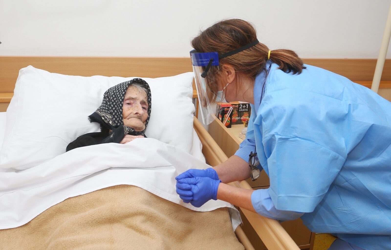 Karlovac: 99-godišnja korisnica Doma za starije preboljela koronu