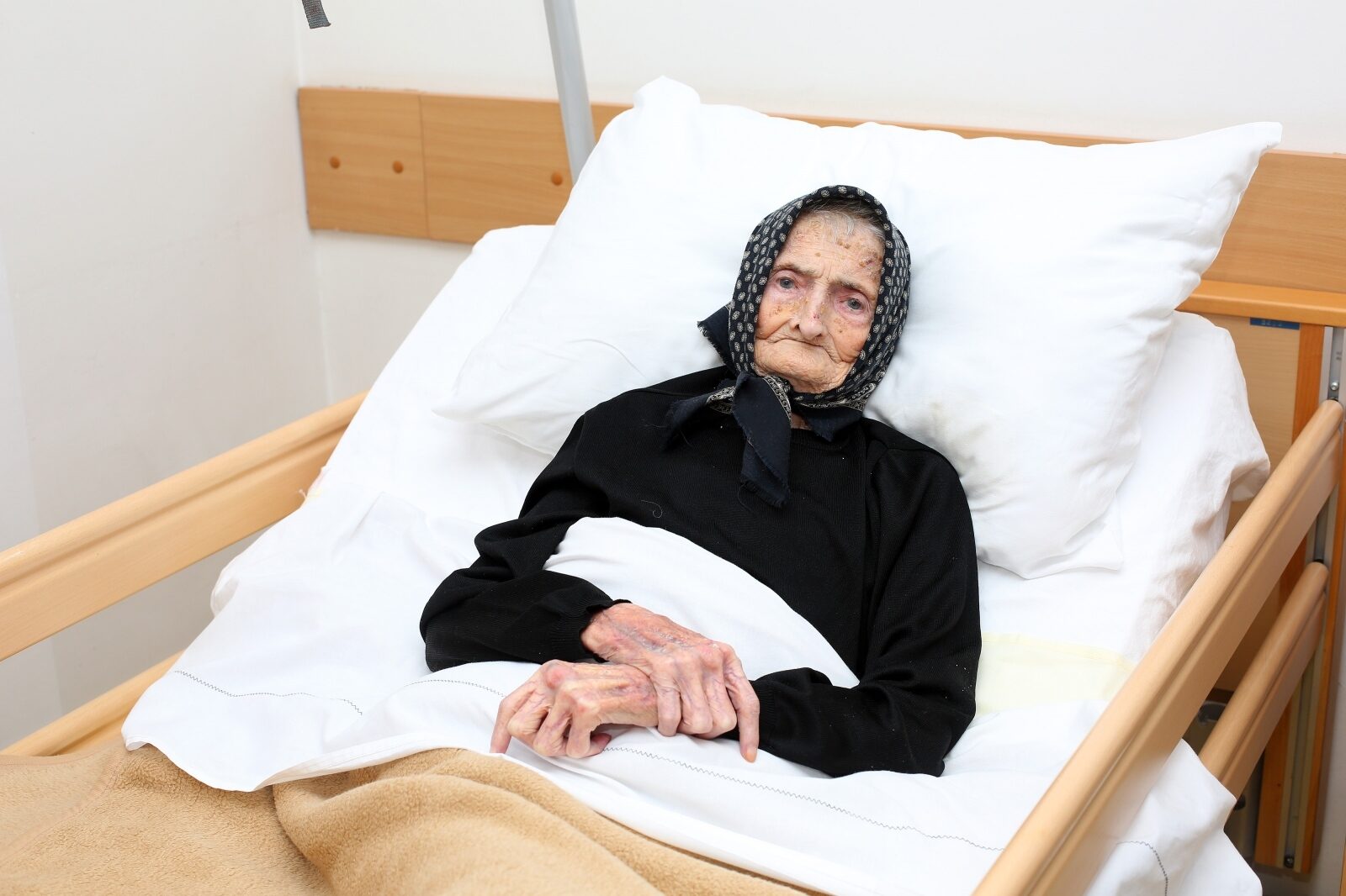 Karlovac: 99-godišnja korisnica Doma za starije preboljela koronu