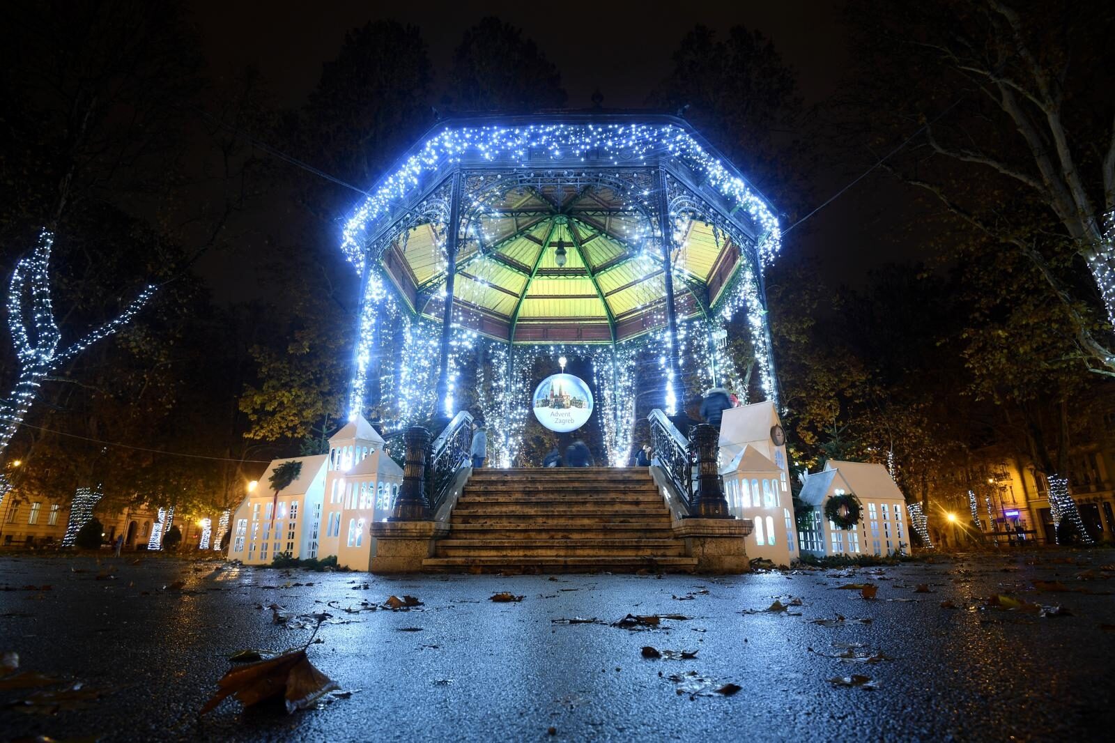 Advent u Zagrebu kakav nikada nije bio - ukrašene i puste ulice
