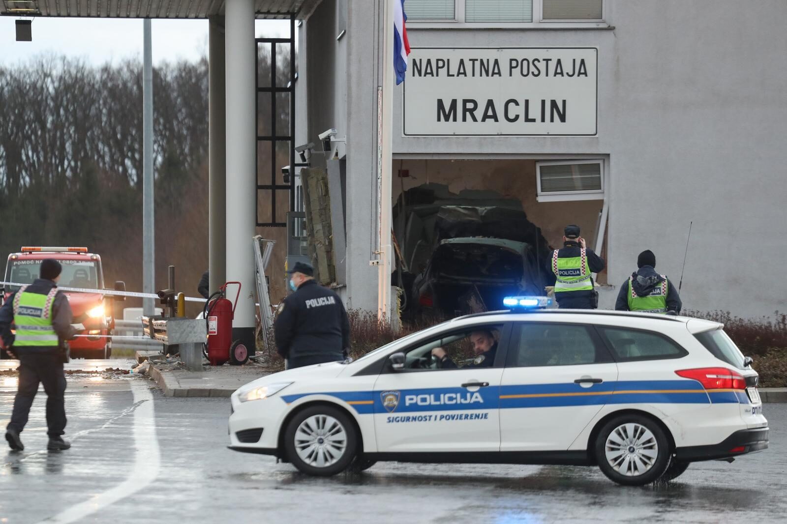 Kod naplatnih kućica Mraclin vozač izgubio nadzor nad vozilom i udario u objekt HAC-a