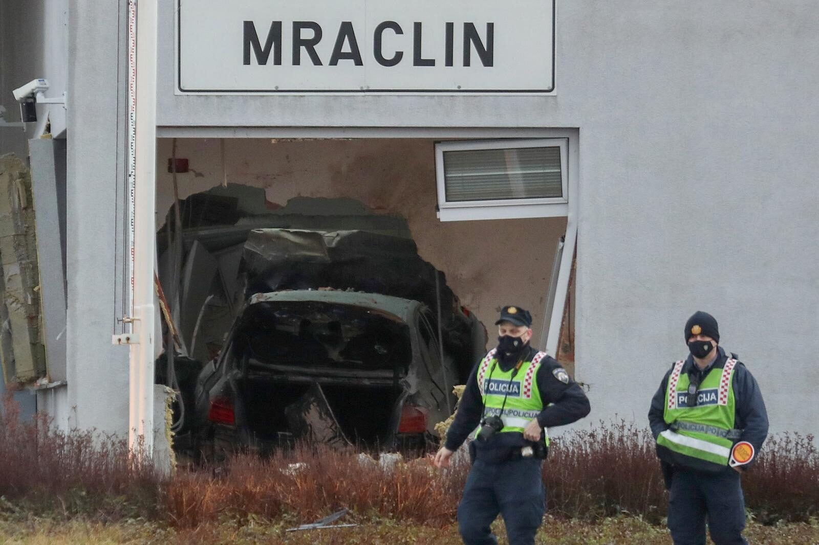 Kod naplatnih kućica Mraclin vozač izgubio nadzor nad vozilom i udario u objekt HAC-a, poginuo djelatnik