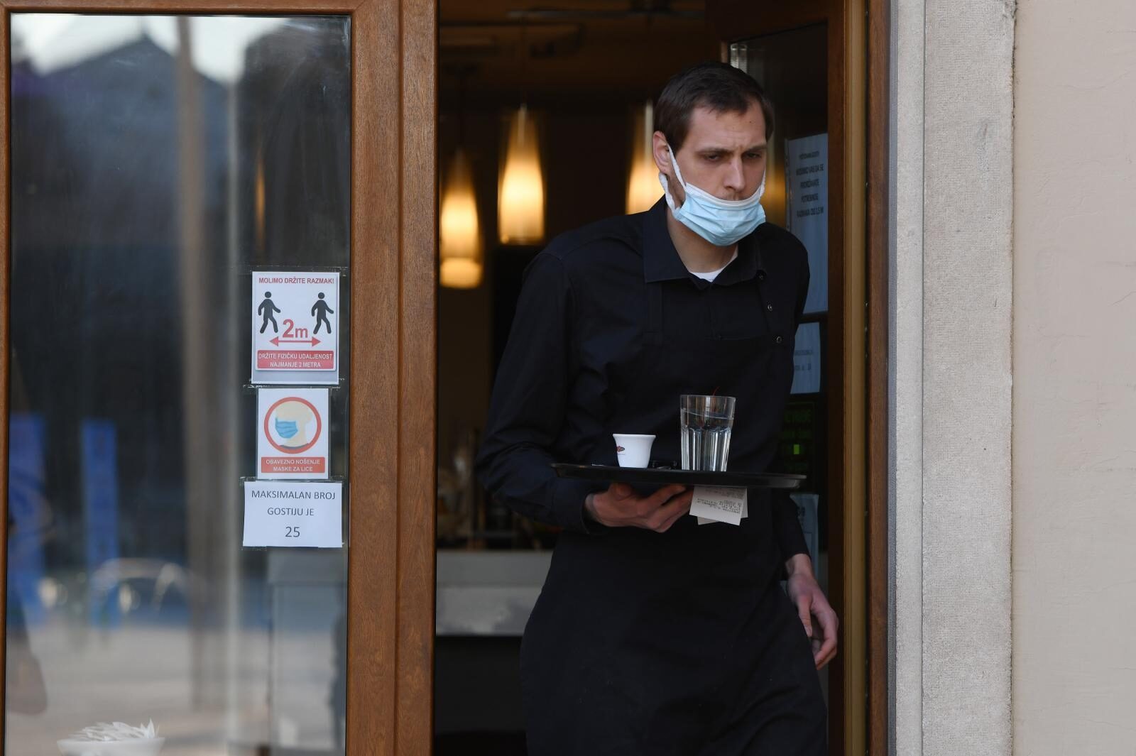 Šibenik: Nakon tri mjeseca ponovno otvorene terase kafića