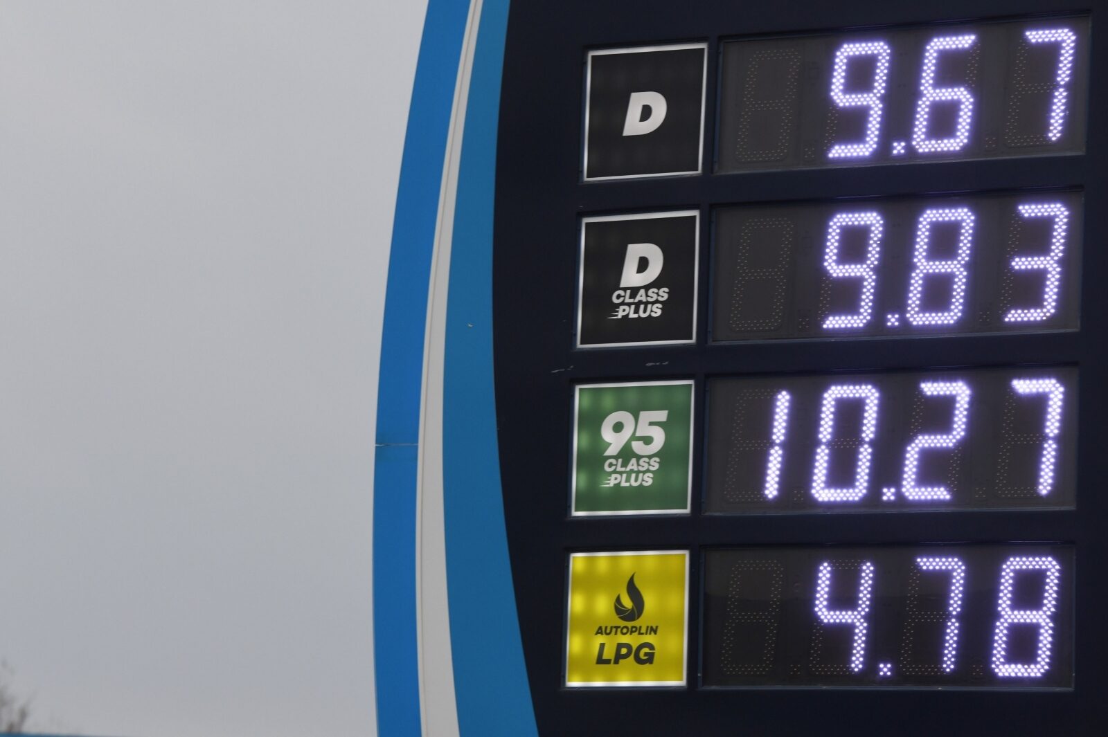 Nakon ponoći cijene goriva ponovno su porasle