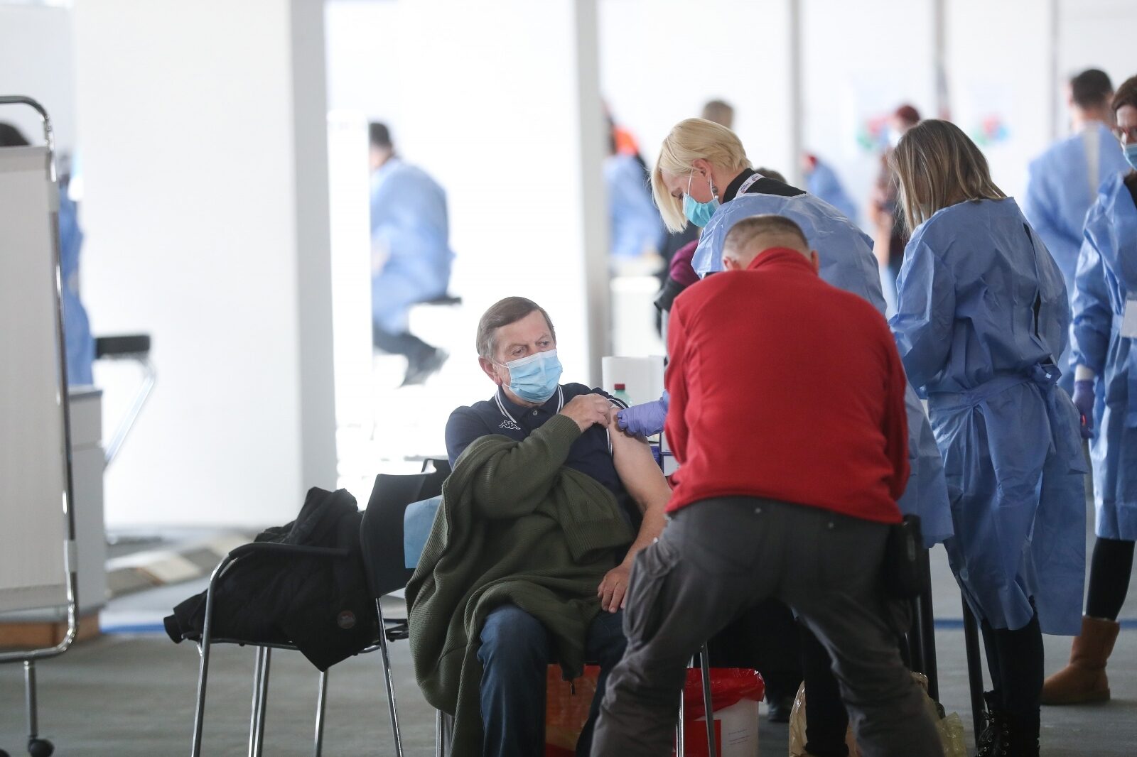 Na Zagrebačkom velesajmu počelo masovno cijepljenje građana protiv covida-19