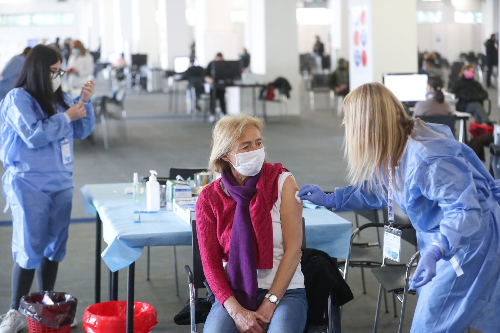 Na Zagrebačkom velesajmu počelo masovno cijepljenje građana protiv covida-19