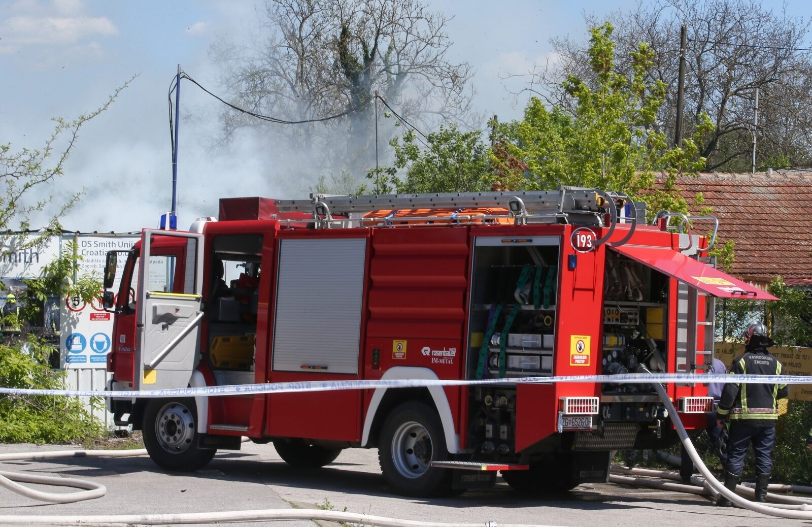 Požar u reciklažnom dvorištu u  Novom Zagrebu