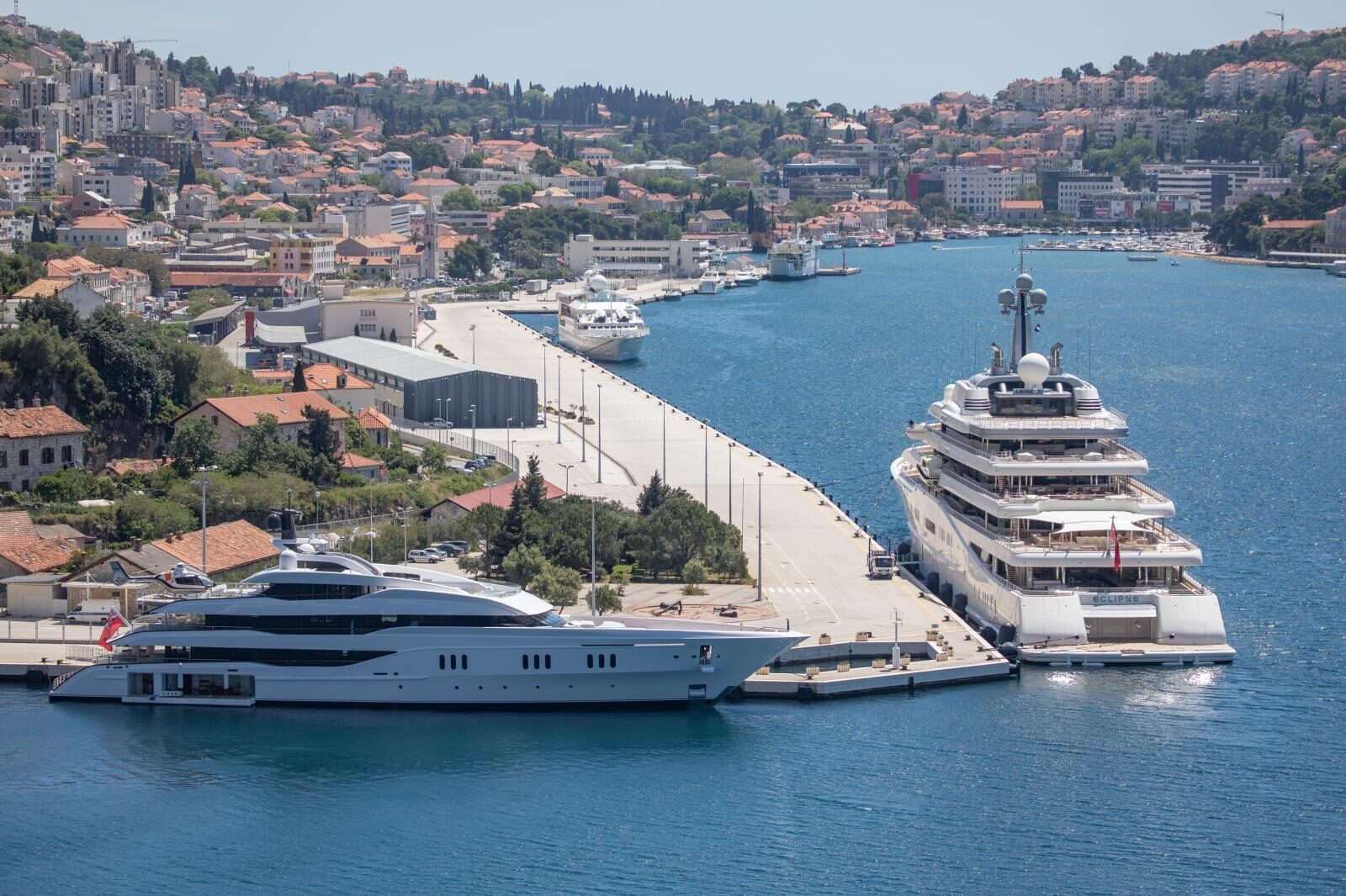 Luksuzne jahte u vlasništvu   Larryja van Tuylija i Romana Abramoviča stigle u Dubrovnik