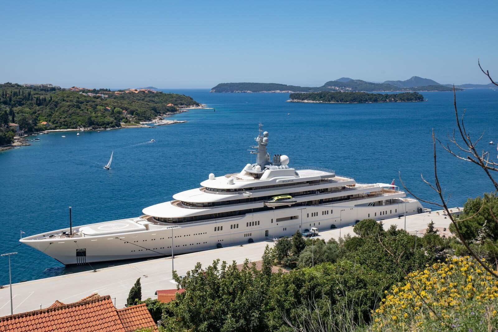 Luksuzne jahte u vlasništvu   Larryja van Tuylija i Romana Abramoviča stigle u Dubrovnik