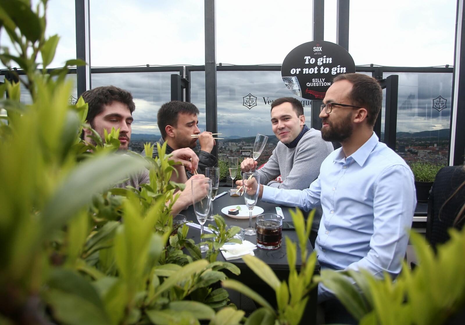 Zagreb: U restoranu Rooftop Lateral održana probna večera bez epidemioloških mjera
