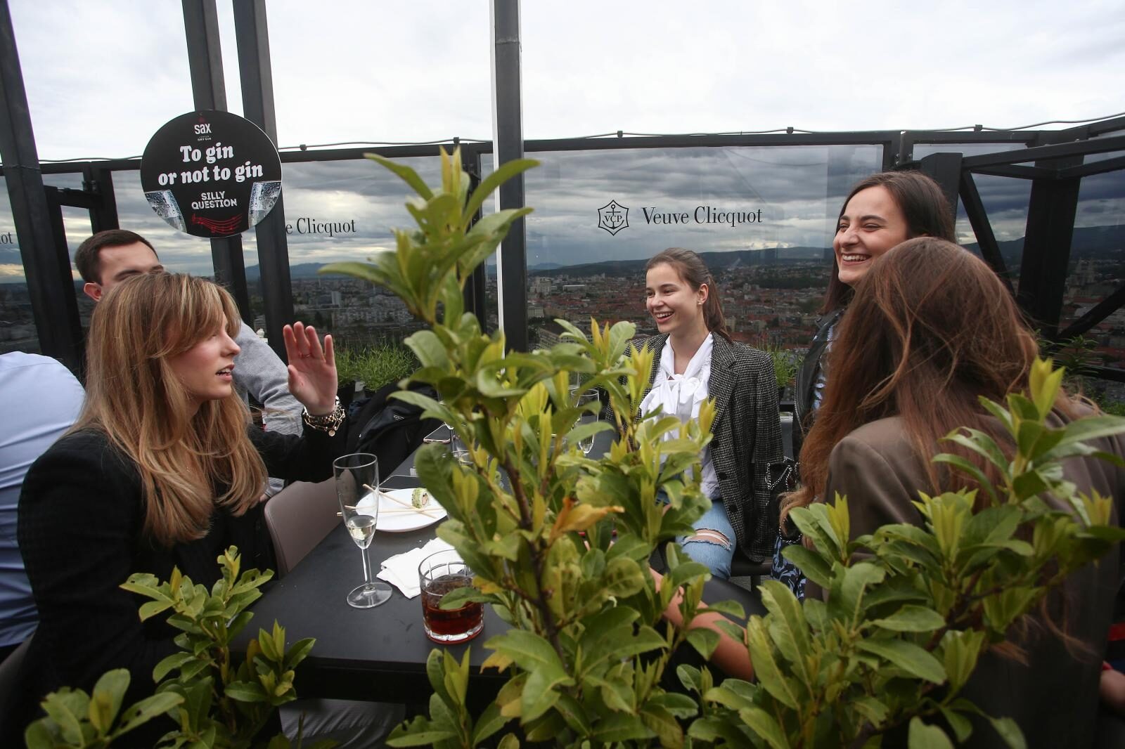 Zagreb: U restoranu Rooftop Lateral održana probna večera bez epidemioloških mjera