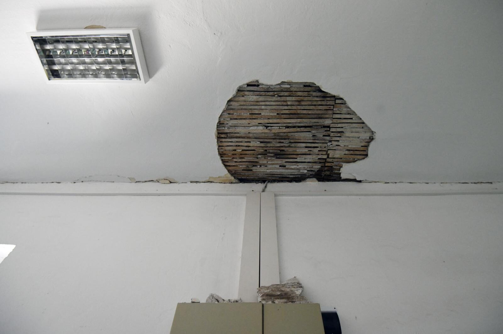 Nakon potresa urušen dio stropa u školi u Vrpolju