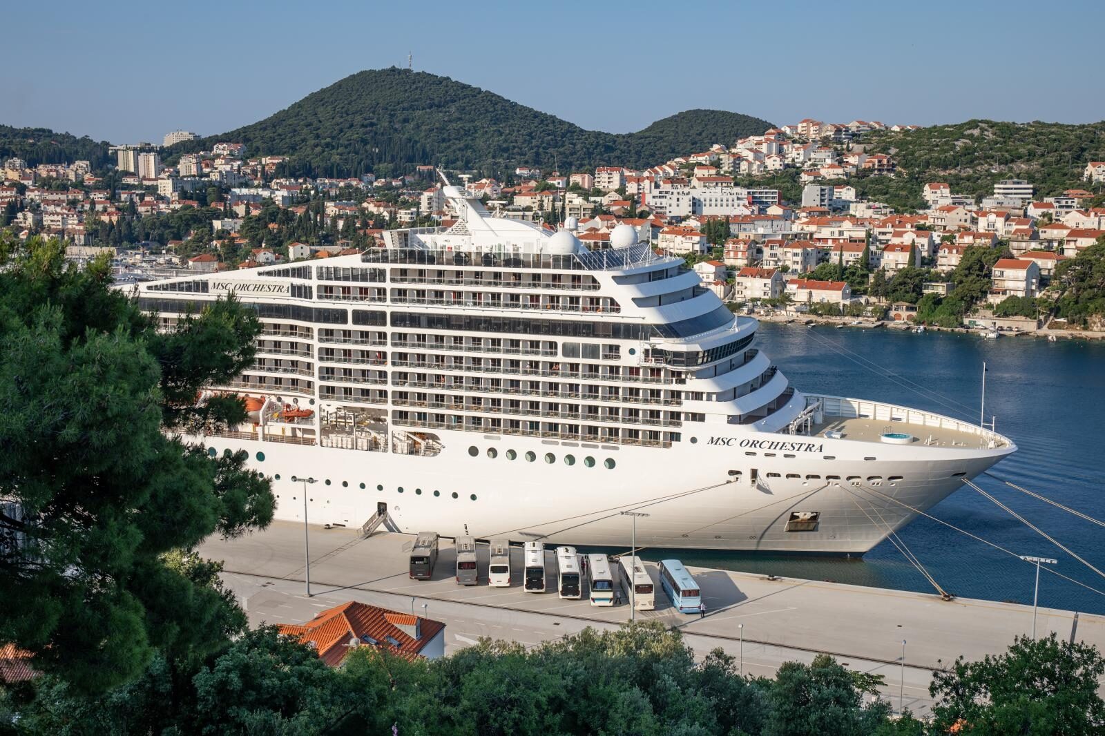 Dubrovnik: Prvi ovogodišnji kruzer uplovio u gradsku luku