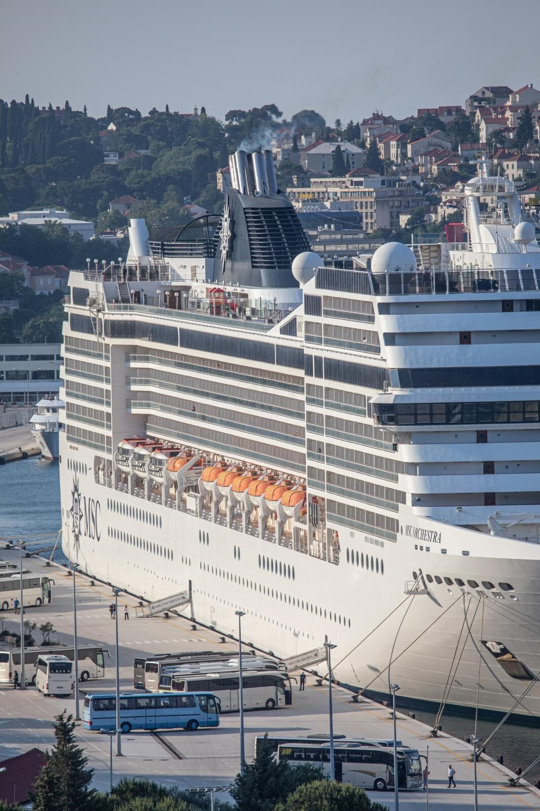 Dubrovnik: Prvi ovogodišnji kruzer uplovio u gradsku luku