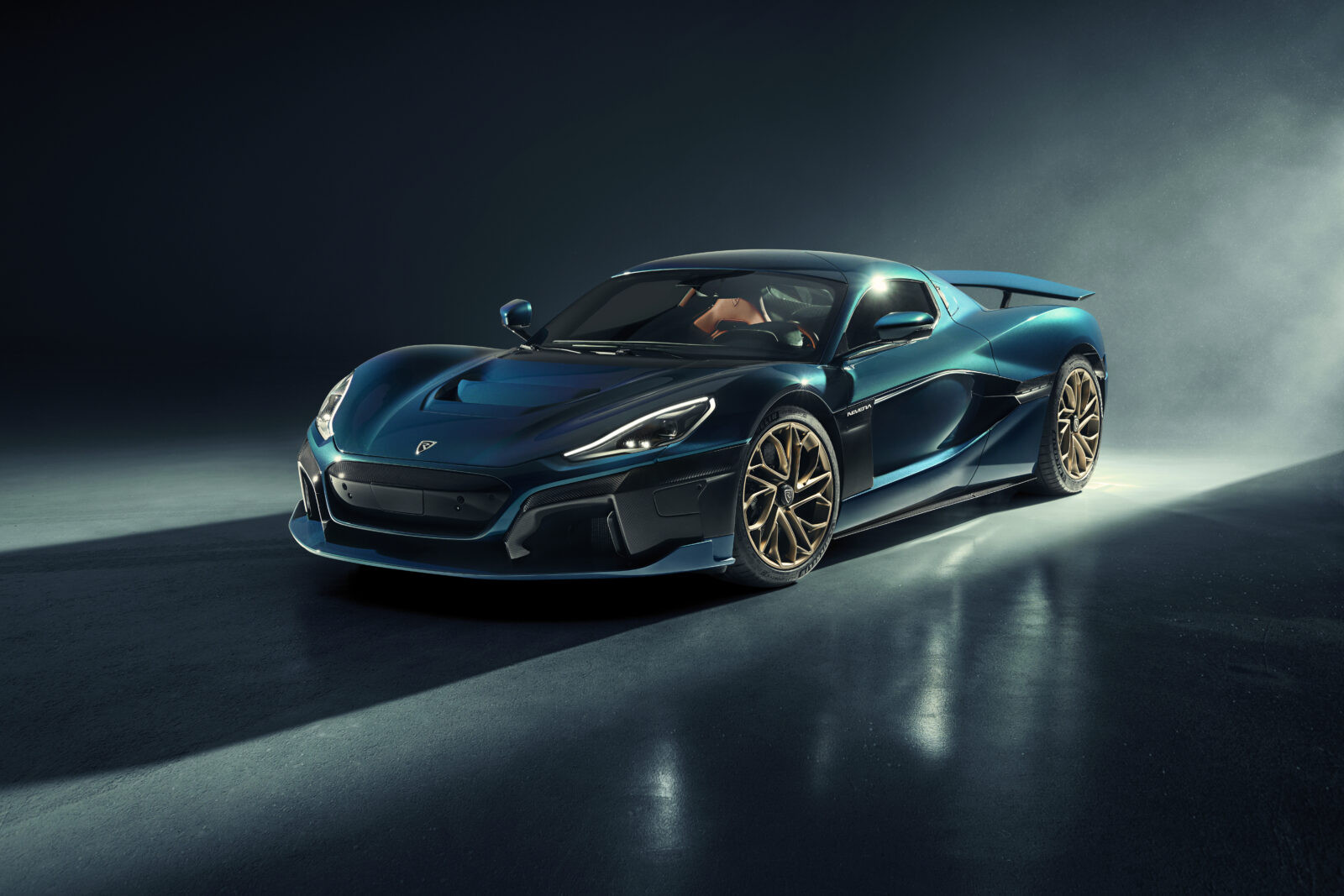 RIMAC_NEVERA_FRONT_34_close