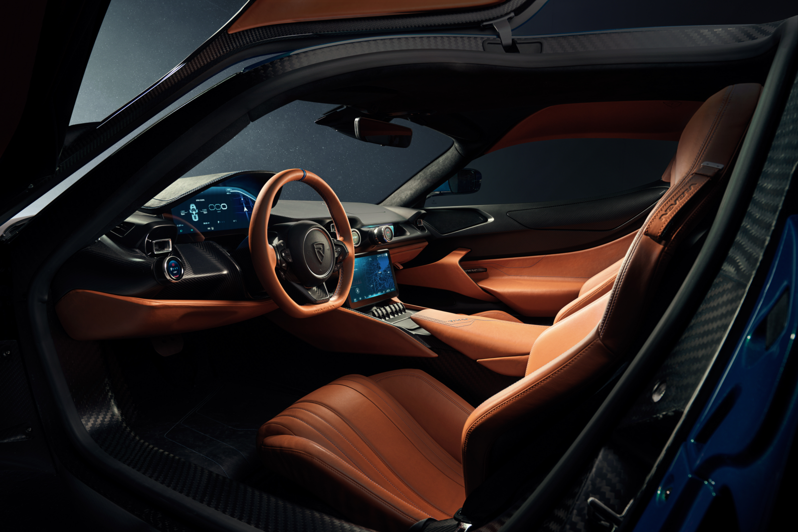 RIMAC_NEVERA_INTERIOR_SIDE