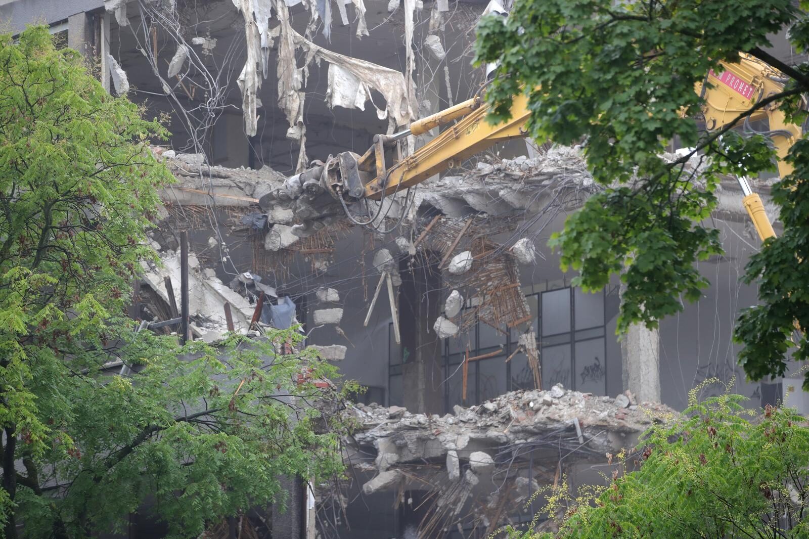 Zagreb: Rušenje zgrada bivše tvornice Kamensko