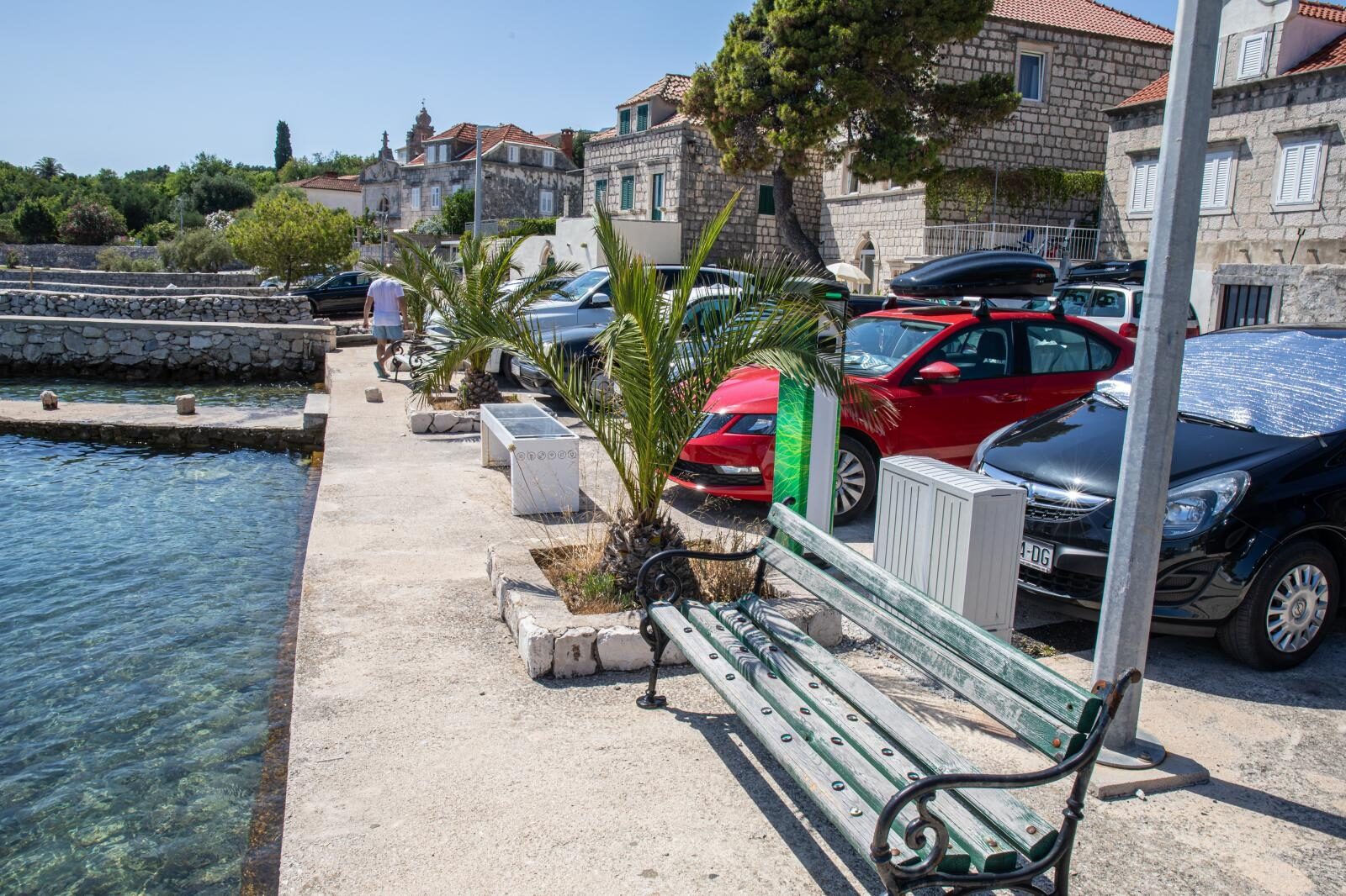 Kučište: Netko se pobrinuo da nitko ne može sjediti na klupi