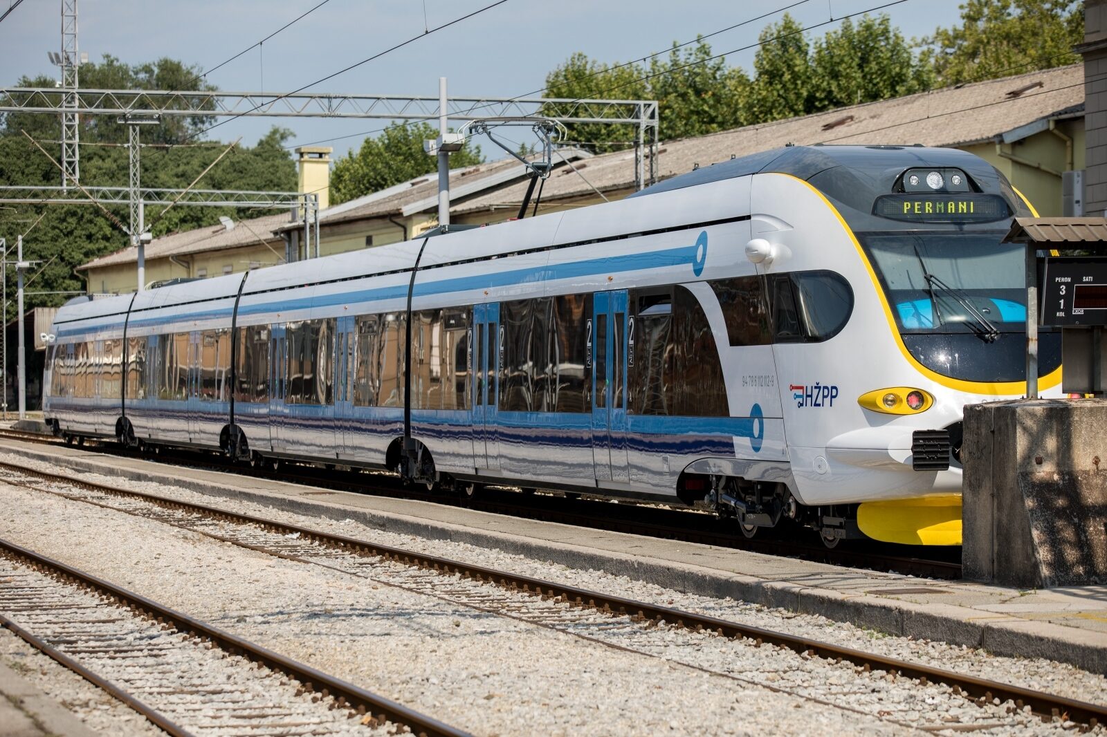 Rijeka: U promet pušten novi gradsko-prigradski vlak