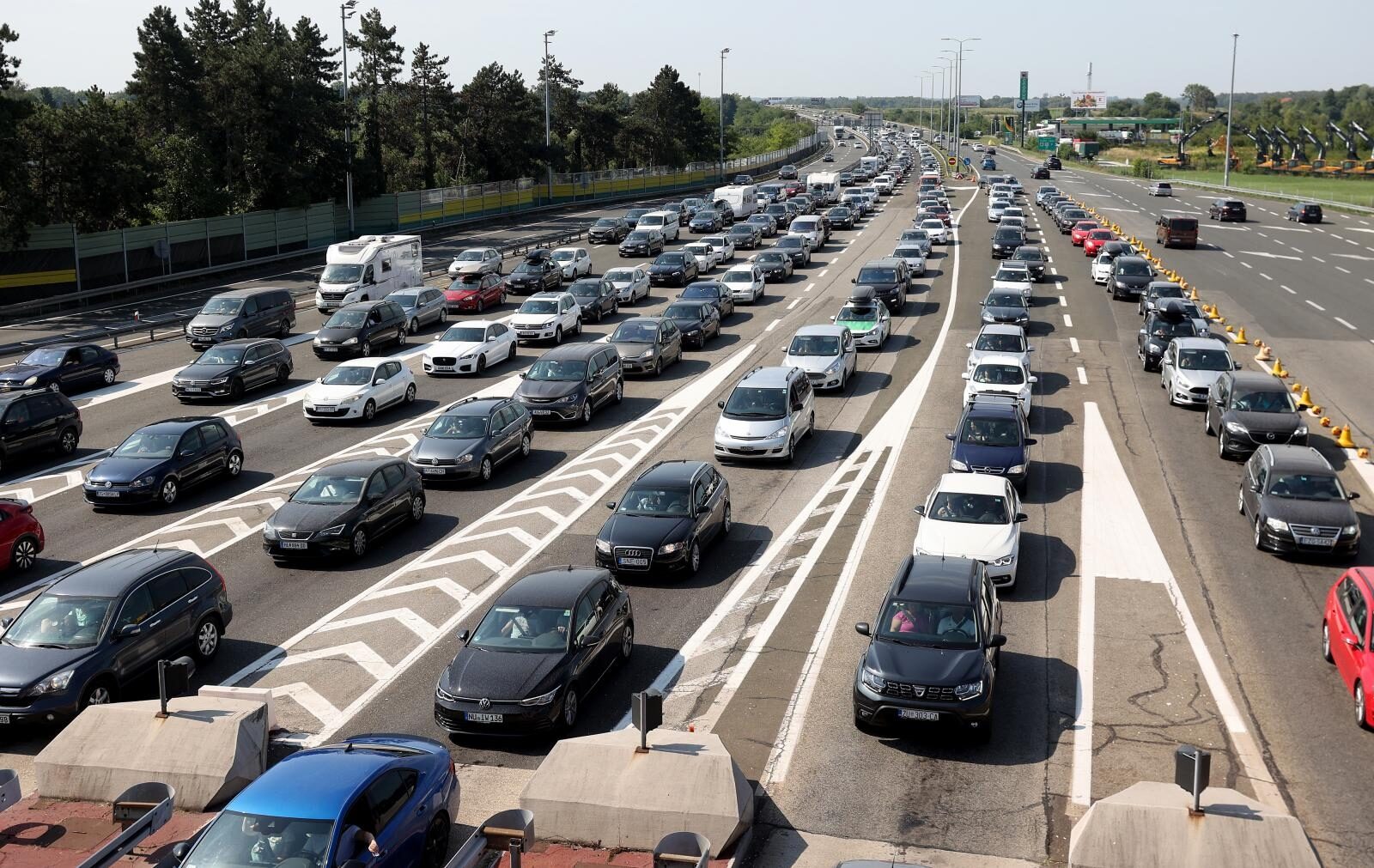 Gužve na naplatnoj postaji Lučko na izlazu i ulazu u Zagreb