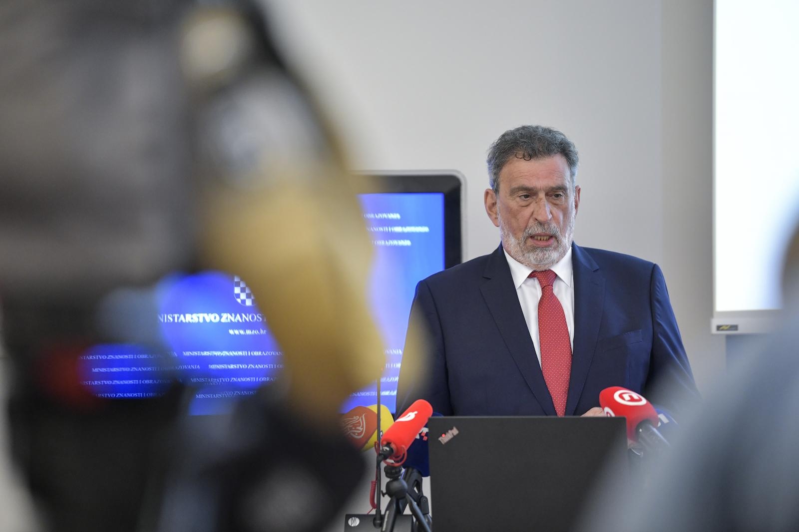 Fuchs: Blaže epidemiološke mjere u novoj školskoj godini - Vimarsana News