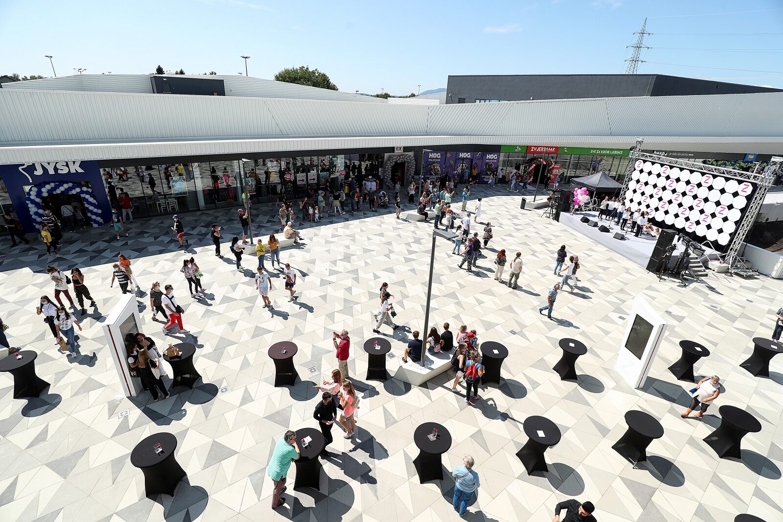 Zagreb: Velike gužve na otvorenju Z Centra u naselju Špansko