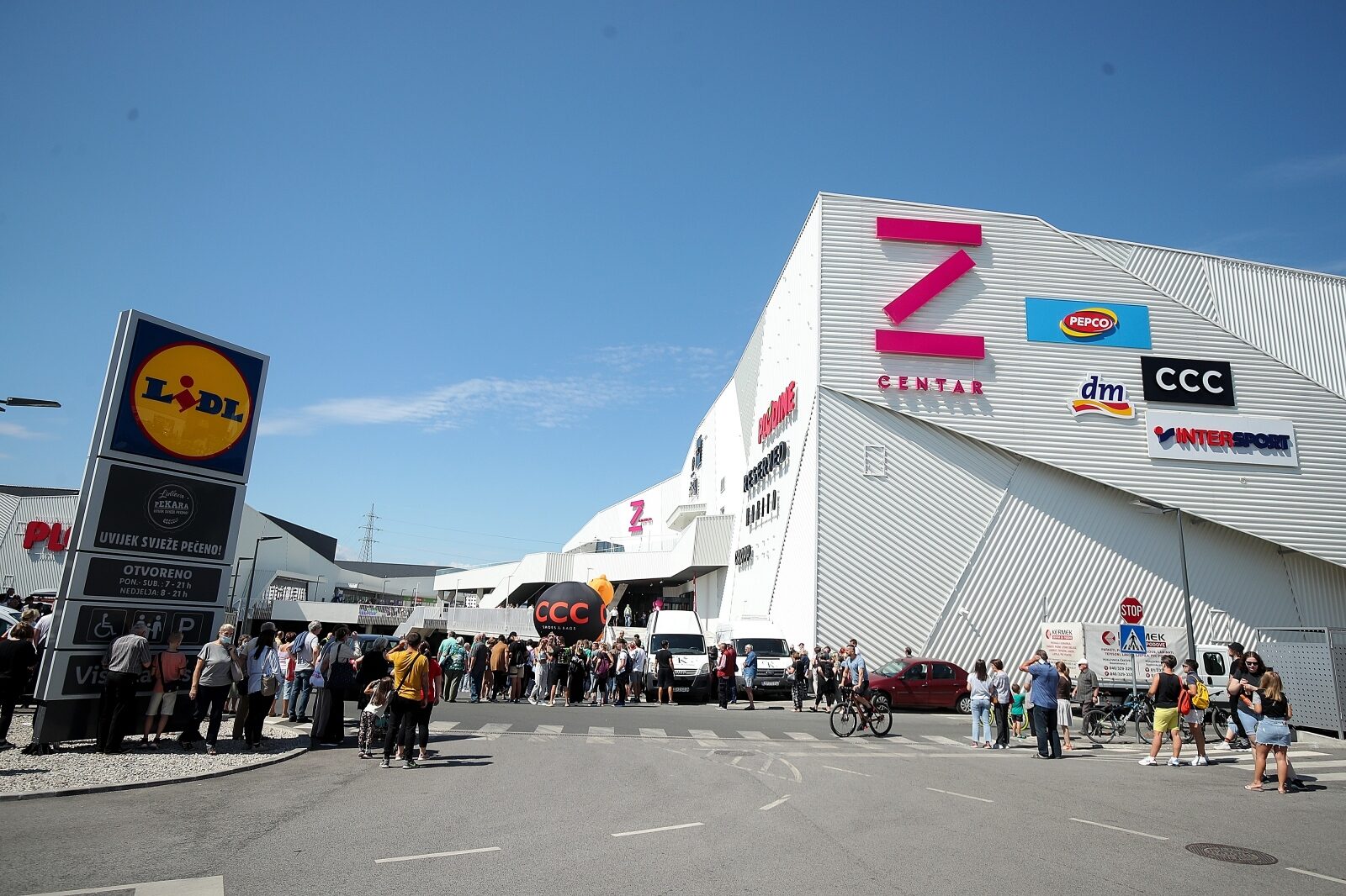 Zagreb: Velike gužve na otvorenju Z Centra u naselju Špansko