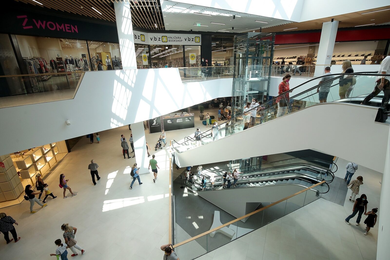 Zagreb: Velike gužve na otvorenju Z Centra u naselju Špansko