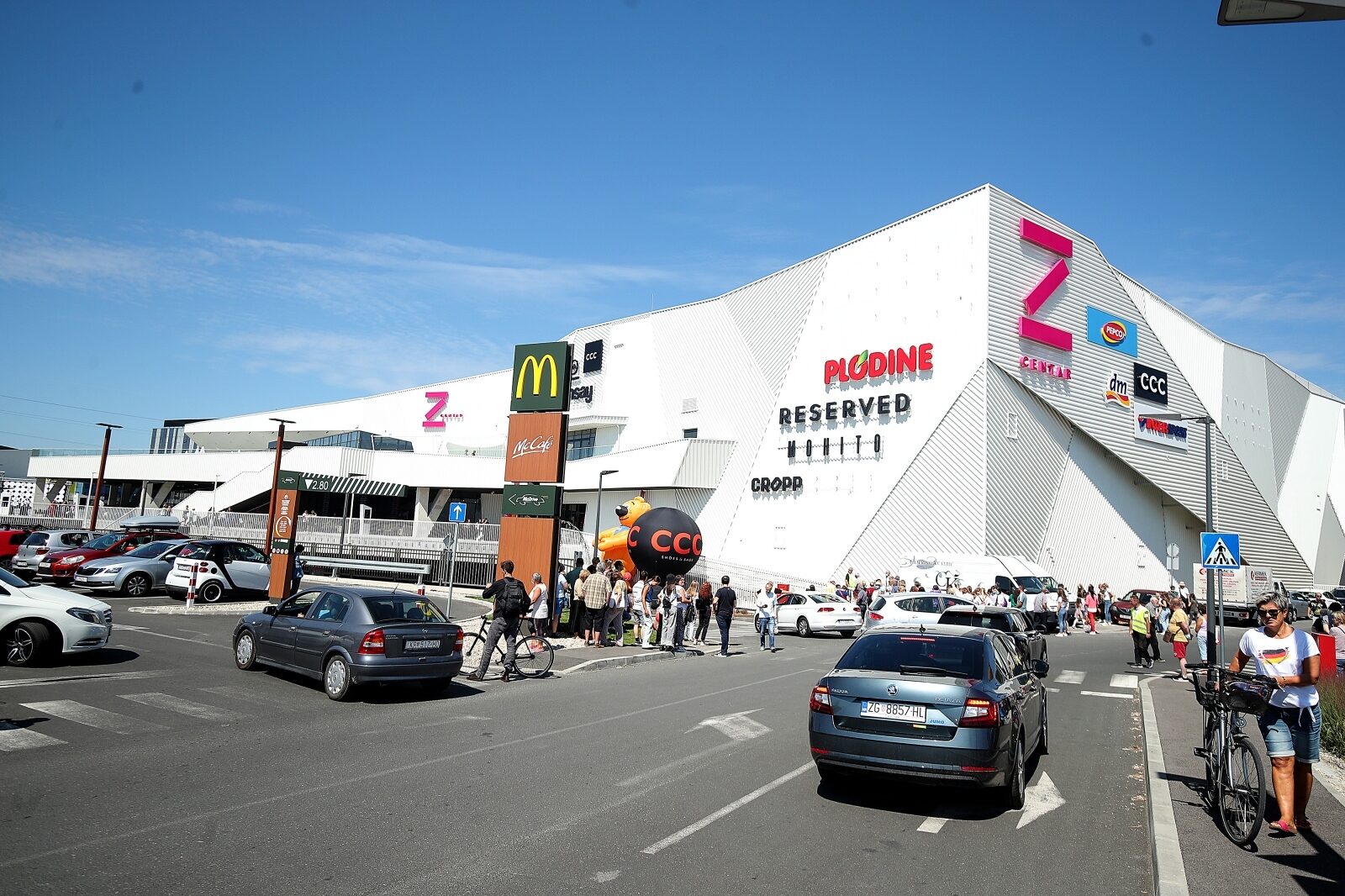 Zagreb: Velike gužve na otvorenju Z Centra u naselju Špansko