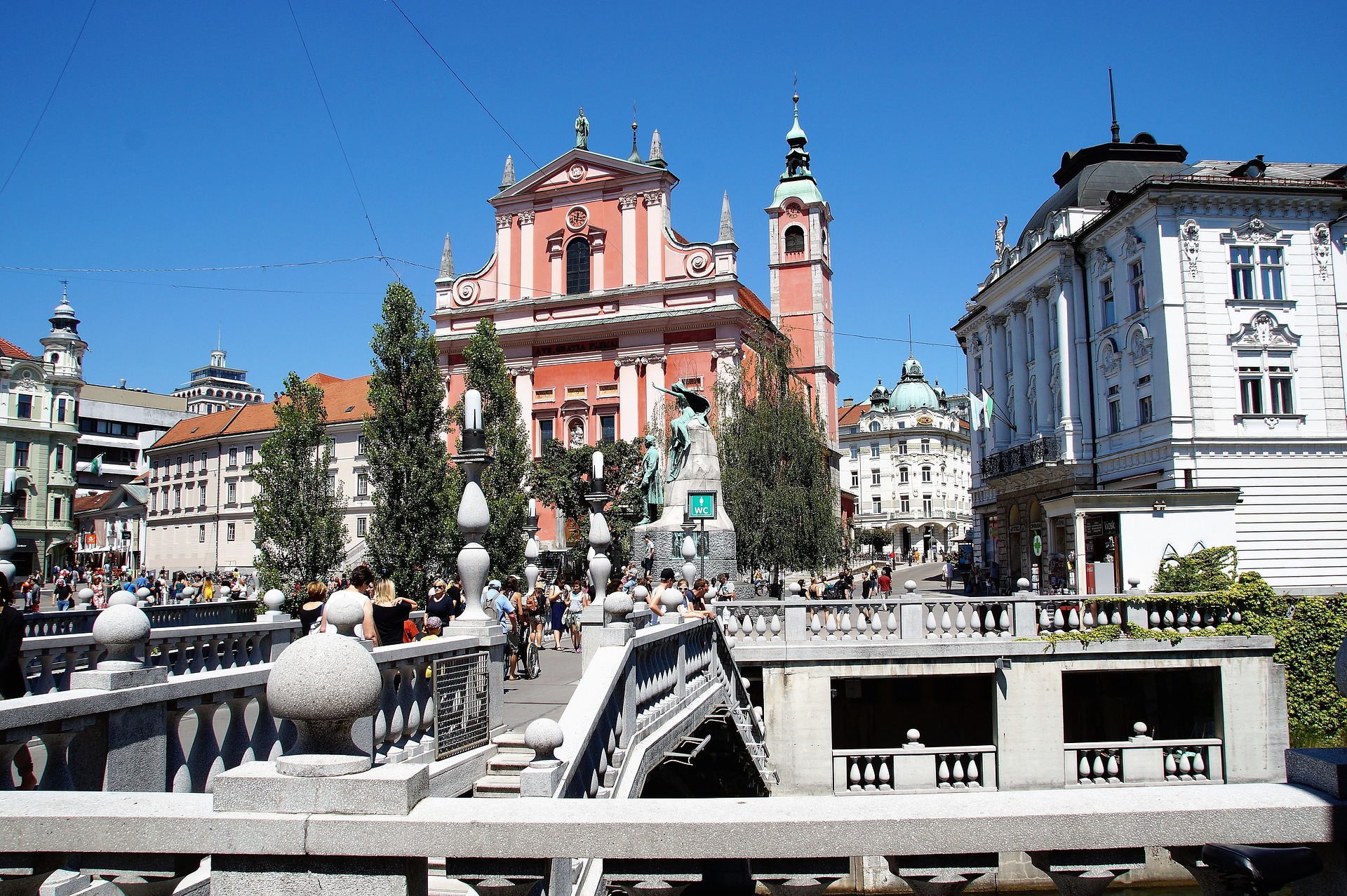 Slovenija će uskoro biti u crvenom, uvode obavezna testiranja za studente i učenike - Vimarsana News