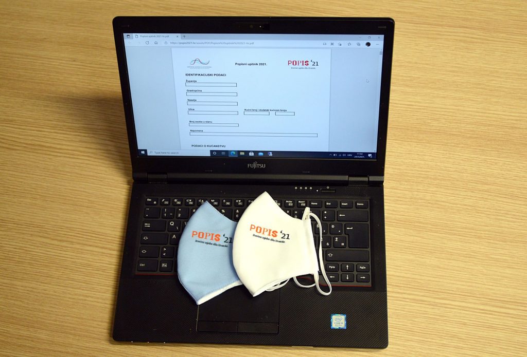 1632753943-popisivaci-maske-i-laptop-1024x695