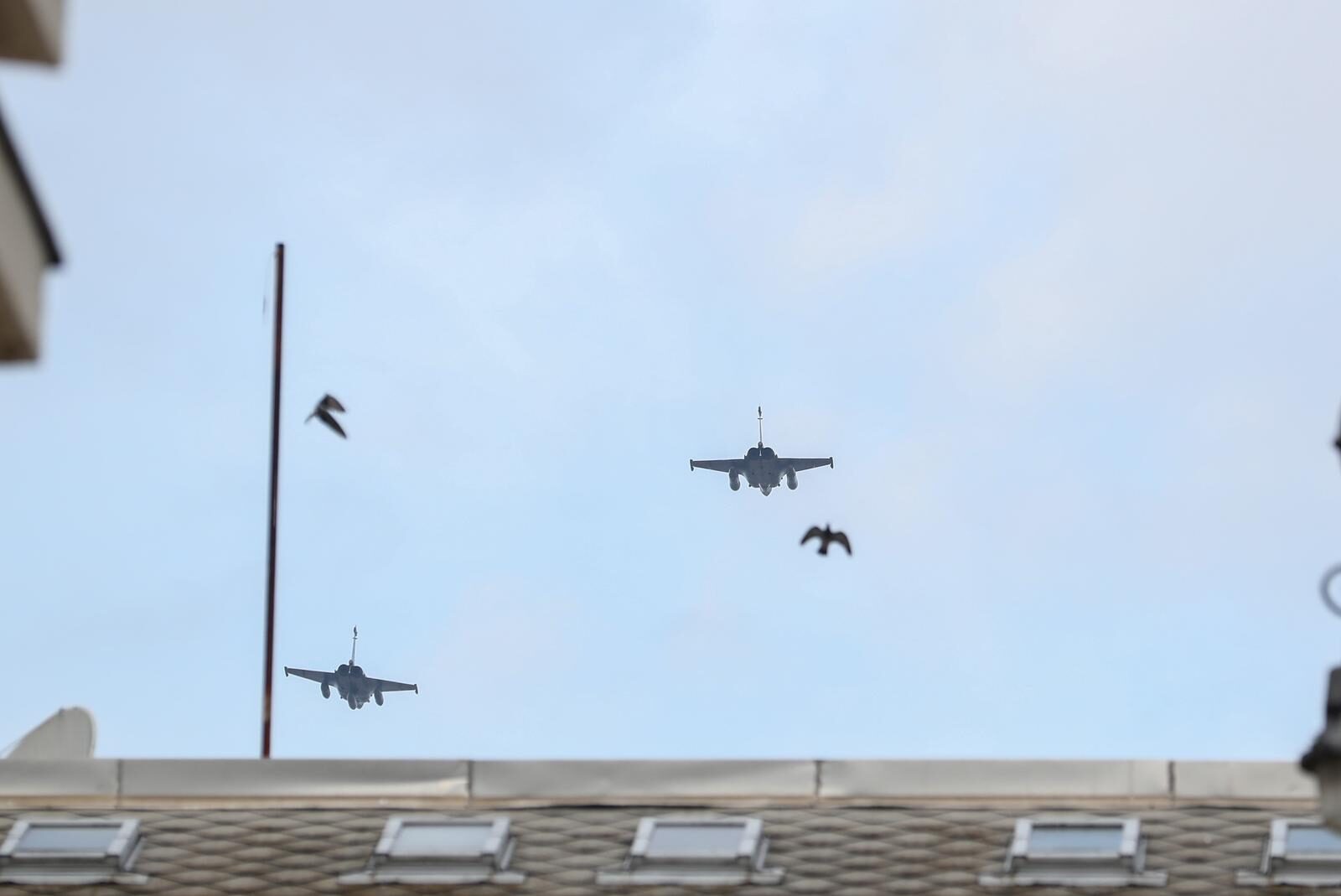 Dva borbena aviona preletila su iznad Zagreba