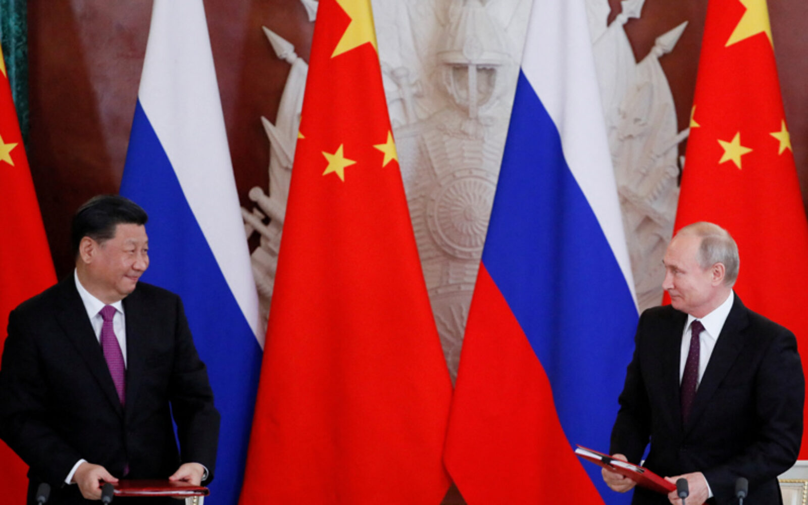 Breme sankcija Rusiji će olakšati Kina kroz kredite i kupnju nafte i plina  - Poslovni dnevnik