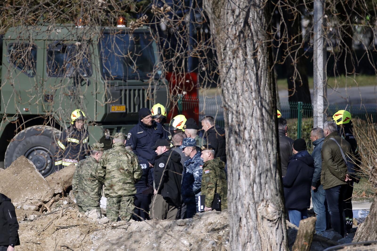Zagreb: Načelnik Glavnog stožera OS i ministar obrane prate složenu u akciju izvlačenja drona