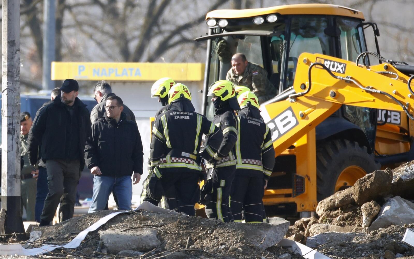 Zagreb: Načelnik Glavnog stožera OS i ministar obrane prate složenu u akciju izvlačenja drona