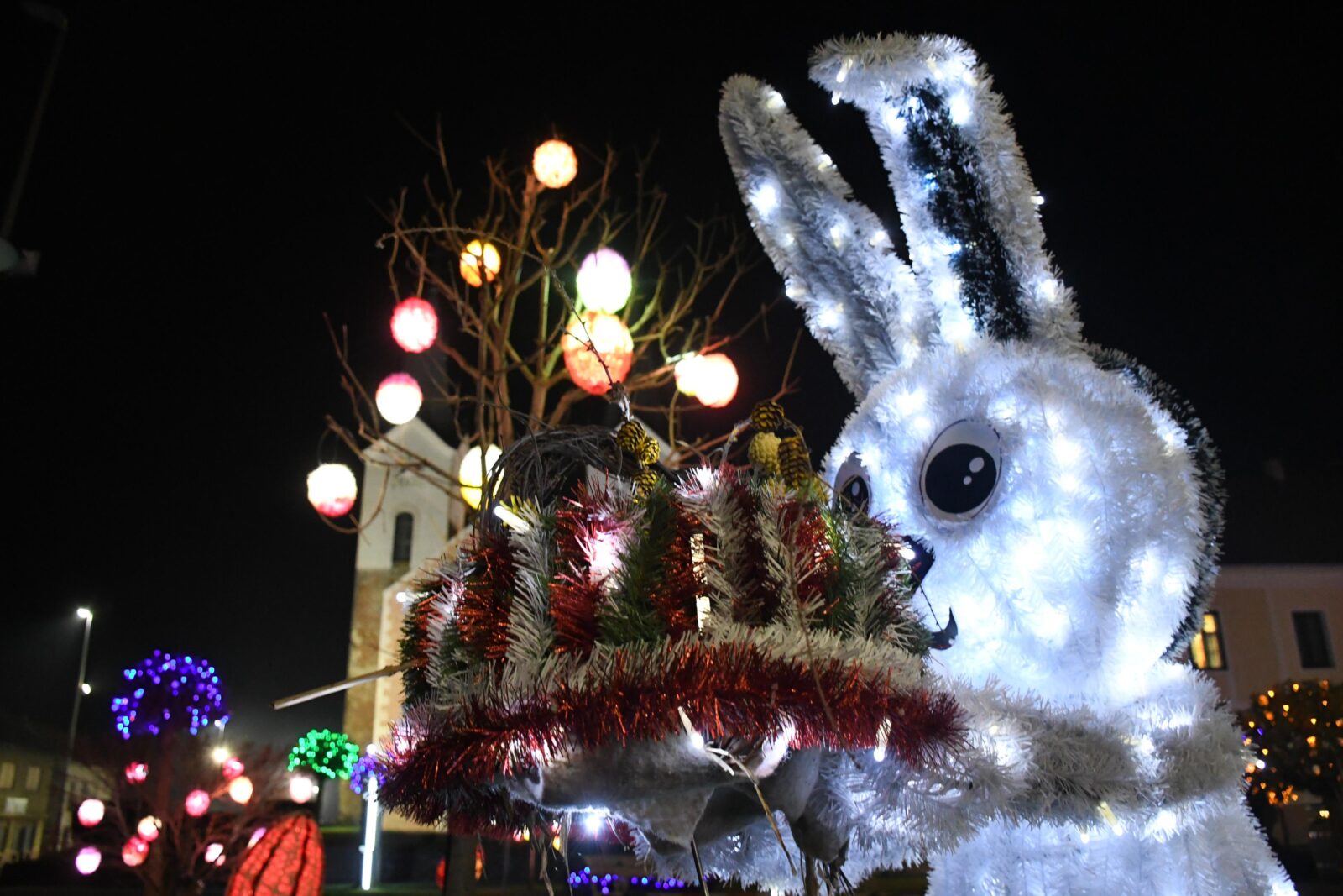 Uskršnje dekoracije imanja obitelji Salaj premještene u centar Čazme