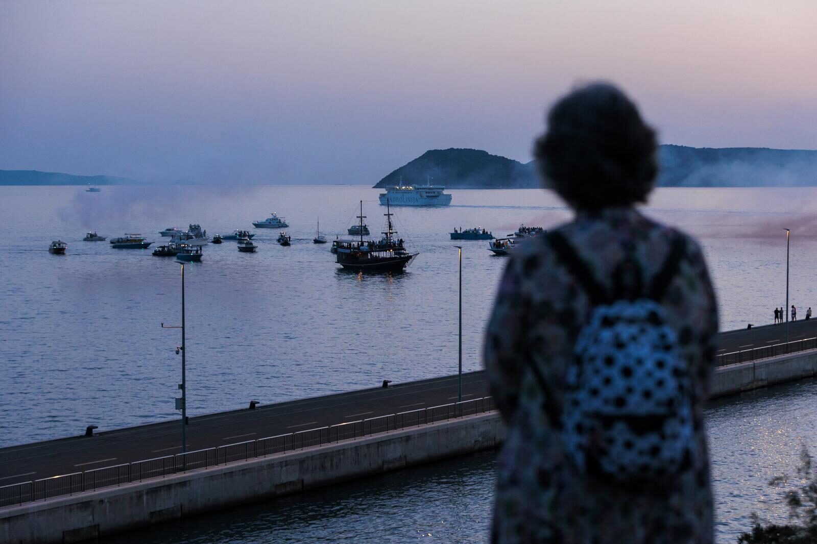 Špalir brodica i bakljada u spomen na Mateja Periša